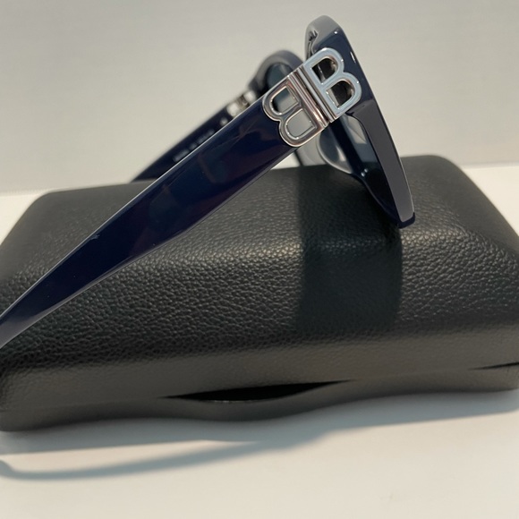 Balenciaga sunglasses new (Sold) - Picture 6 of 6